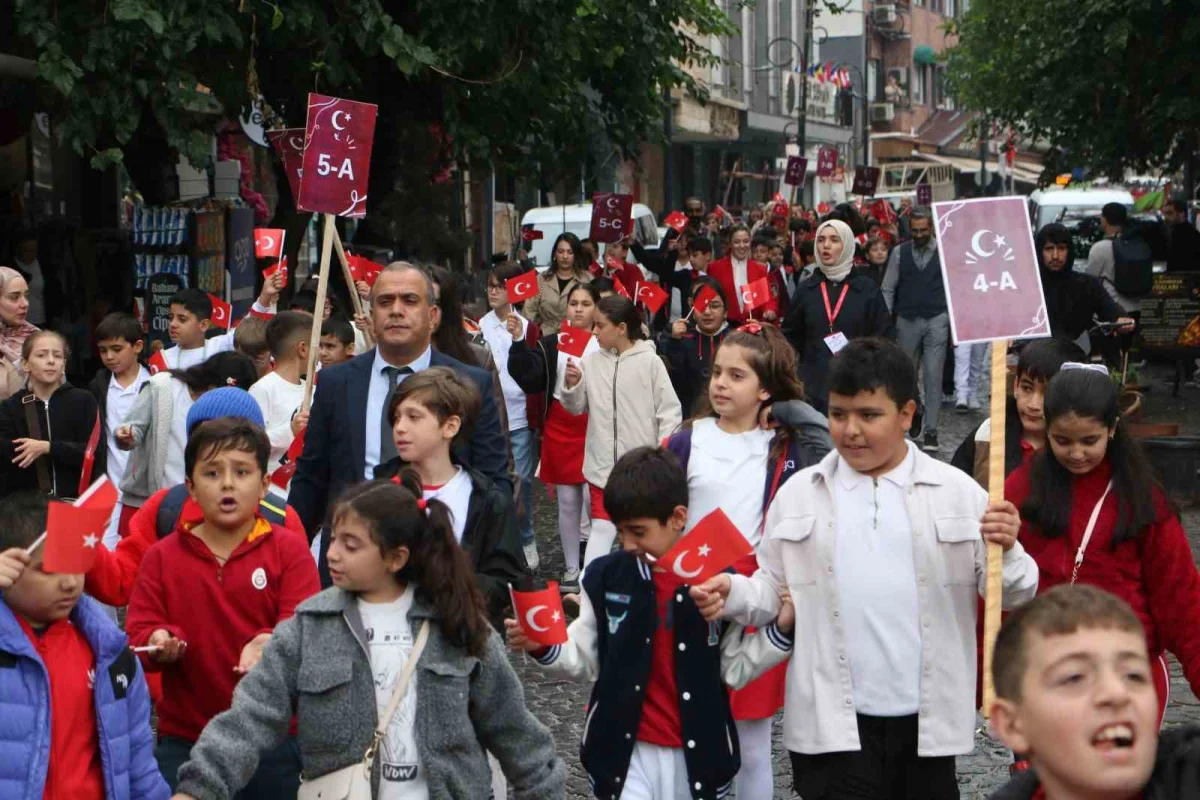 Diyarbakır'ın tarihi sokaklarında 103. yıl Cumhuriyet yürüyüşü 5