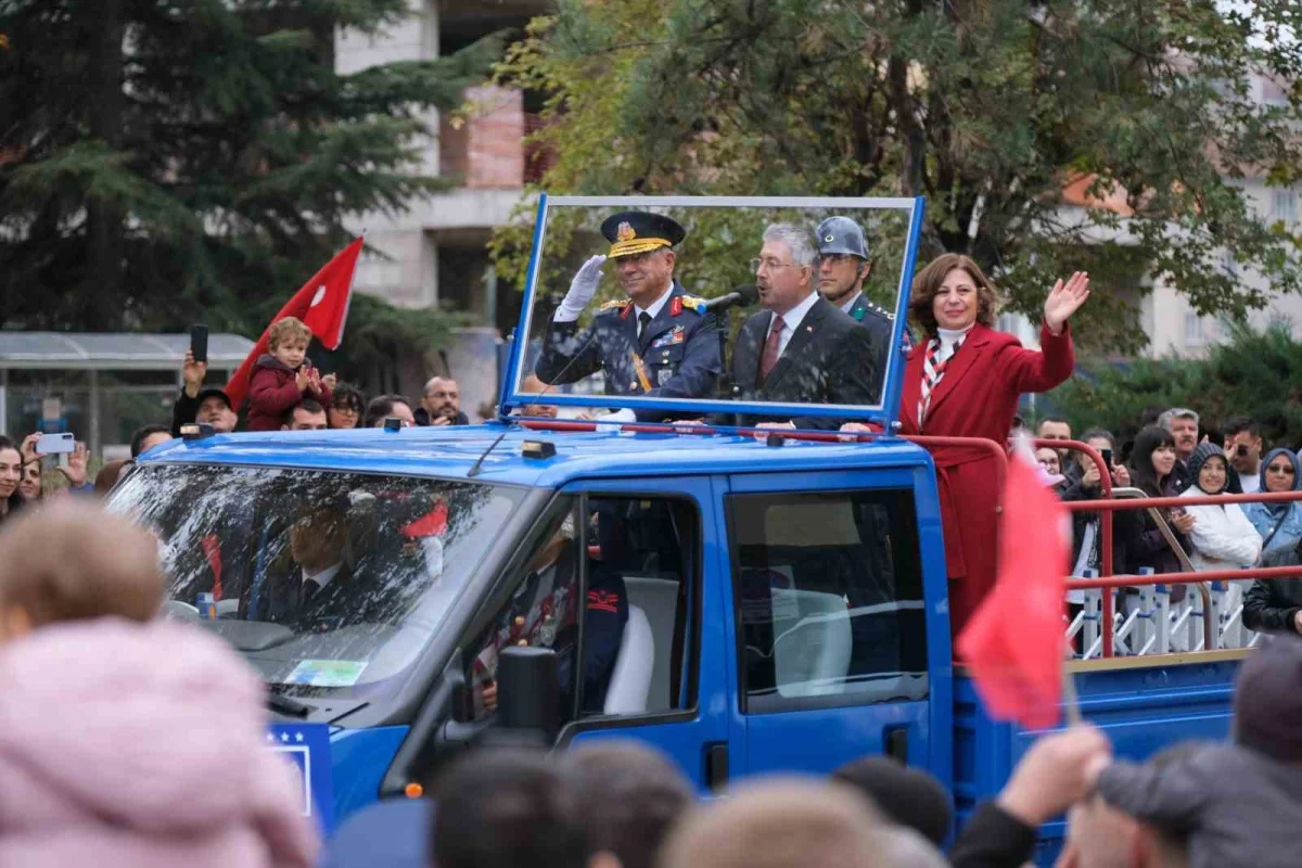Eskişehir’de 29 Ekim Cumhuriyet Bayramı coşkuyla kutlandı 1