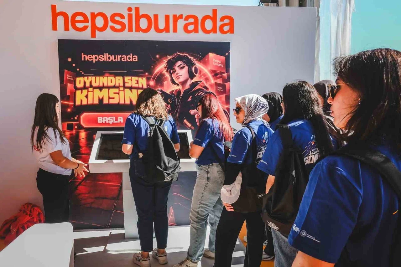 HEPSİBURADA, ŞANLIURFA GAP HAVALİMANI’NDA DÜZENLENEN TEKNOFEST GÜNEYDOĞU’DA, YAPAY ZEKA TEMELLİ...