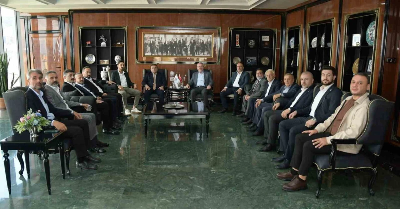 SAMSUN İNŞAATÇILAR VE MÜTEAHHİTLER DERNEĞİ (SİMDER) BAŞKANI SEZGİN AYDIN VE YÖNETİM KURULU...