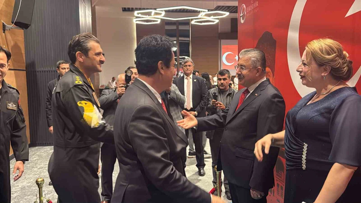 Eskişehir'de Cumhuriyet'in 103. yıl dönümü resepsiyonla kutlandı 4