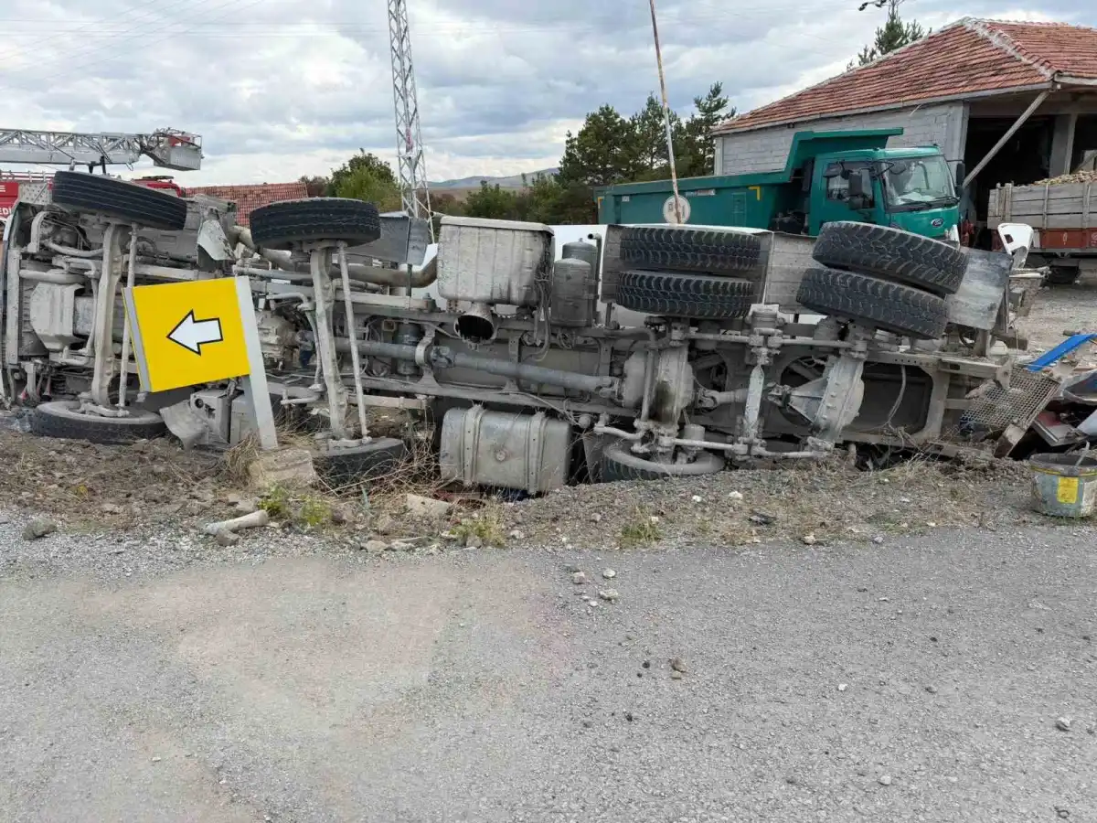 Yozgat'ta kontrolden çıkan beton mikseri metrelerce sürüklendi 2