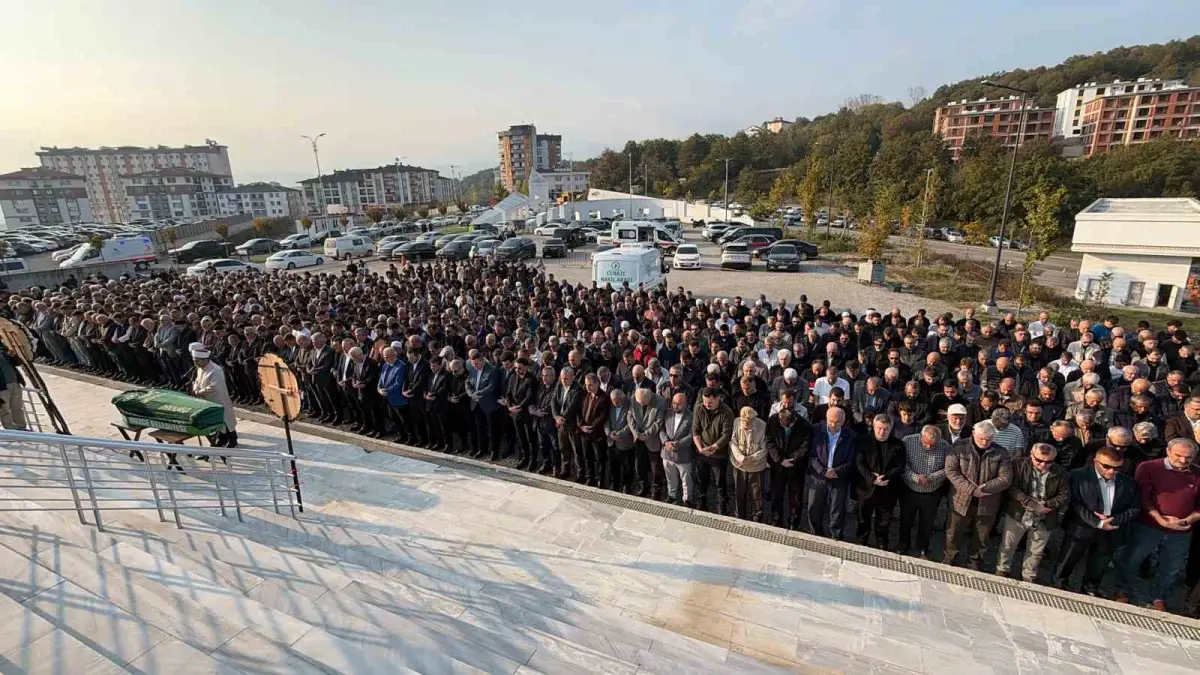 Düzce Üniversitesi Öğretim Üyesi Prof. Dr. Ayhan Şamandar son yolculuğuna uğurlandı 1