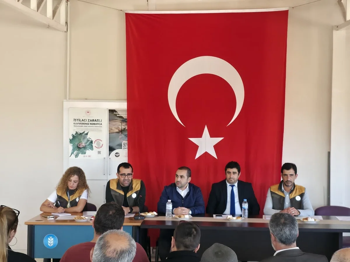 Afyonkarahisar'da haşhaş üreticilerine yeni sezon ve fiyat artışı bilgilendirmesi 1