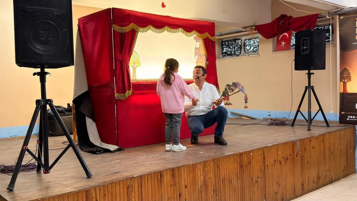 Sakarya'da köy okulu öğrencileri geleneksel gölge oyunuyla buluştu 2