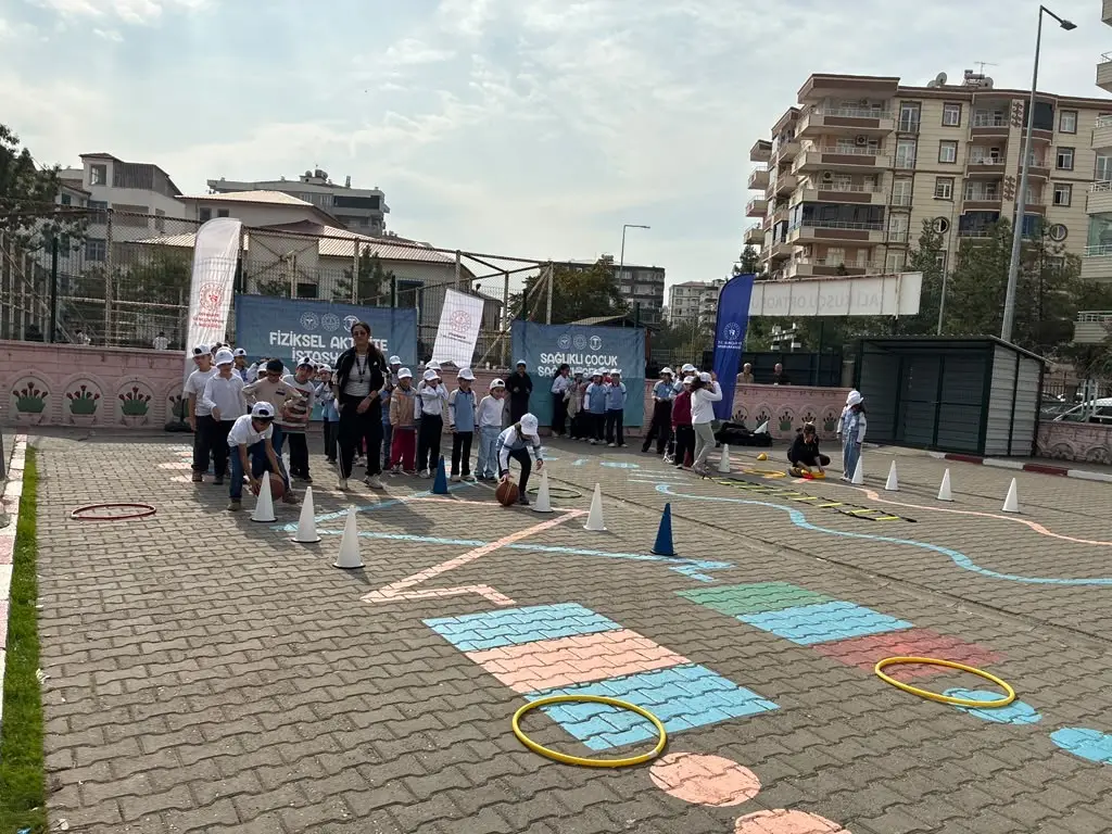 Diyarbakır'da öğrencilere sağlık bilinci aşılanıyor: Hedef 20 bin çocuk 3
