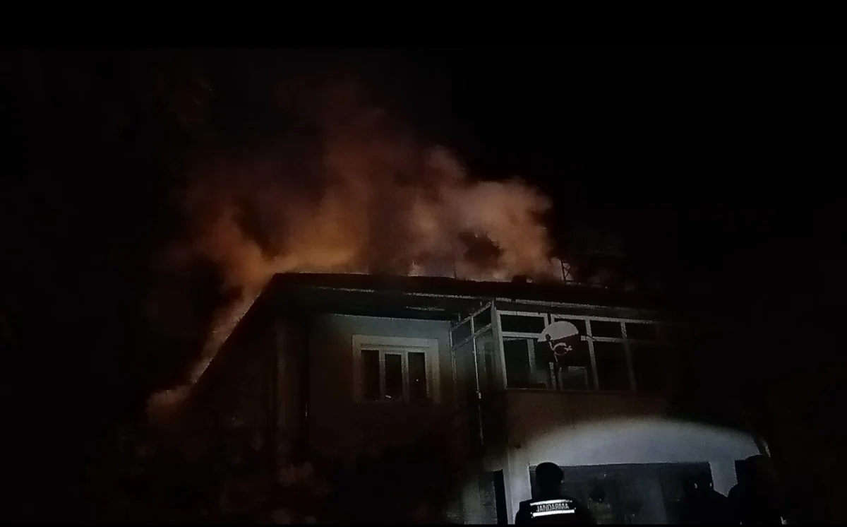 Tokat'ta banyo kazanından çıkan yangın evi küle çevirdi 1