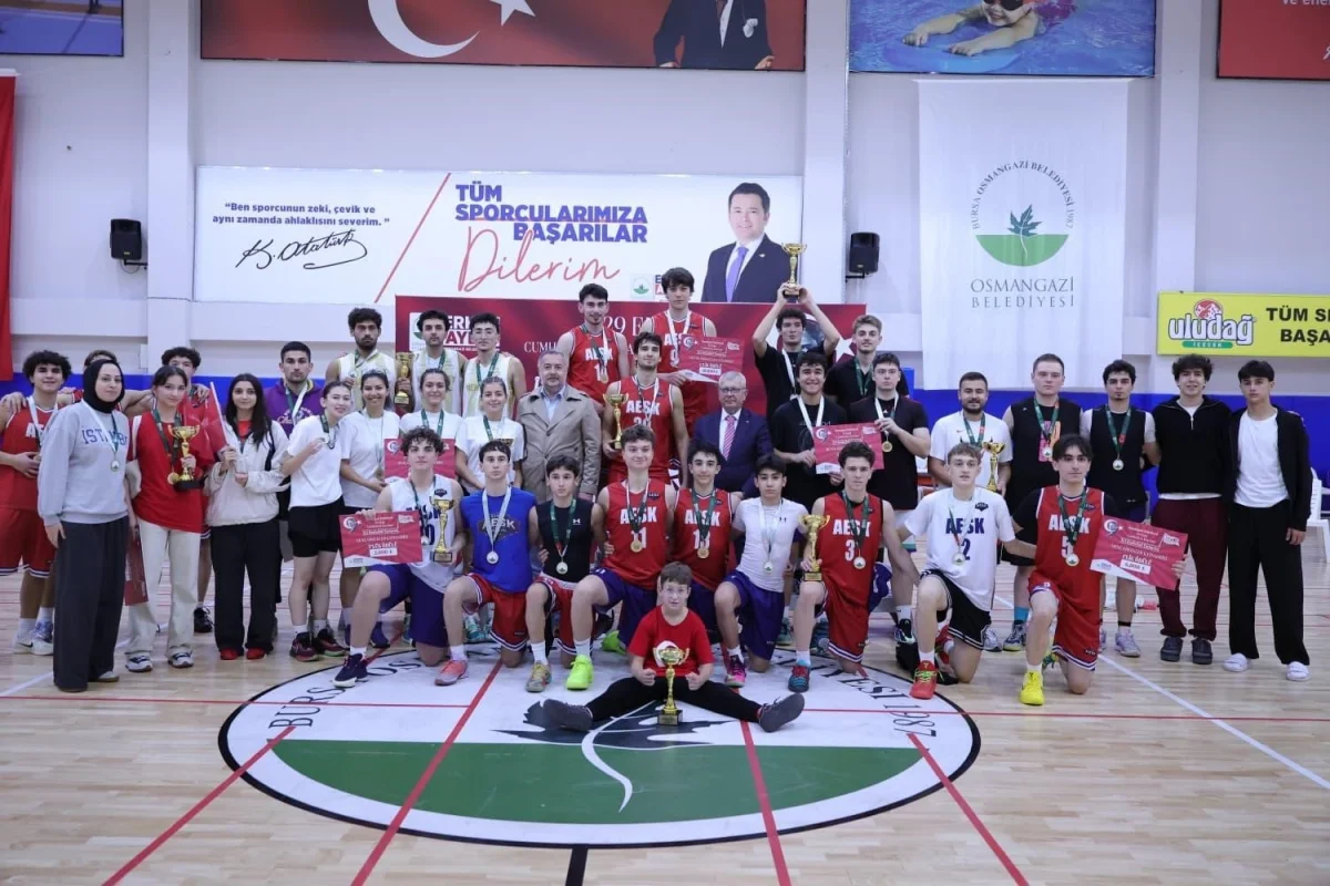 Osmangazi'de Cumhuriyet Bayramı coşkusu basketbol turnuvasıyla yaşandı 2