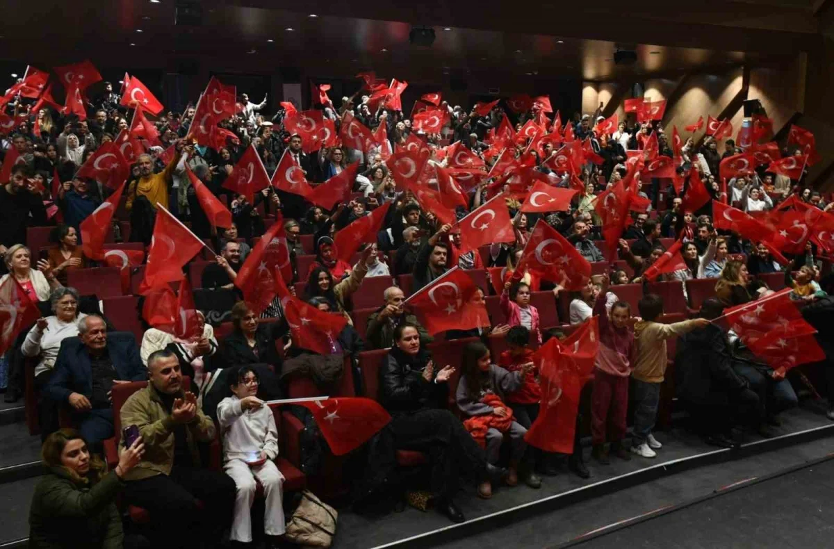 Balıkesir'de bağımsızlık mücadelesi "Kurtuluşun Adı: Biz" gösterisiyle sahnelendi 4