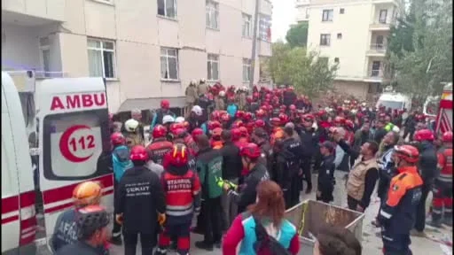 İstanbul Valiliği: "Maltepe'de 1 kişi hayatını kaybetti, 3 kişiyi arama kurtarma çalışmaları...
