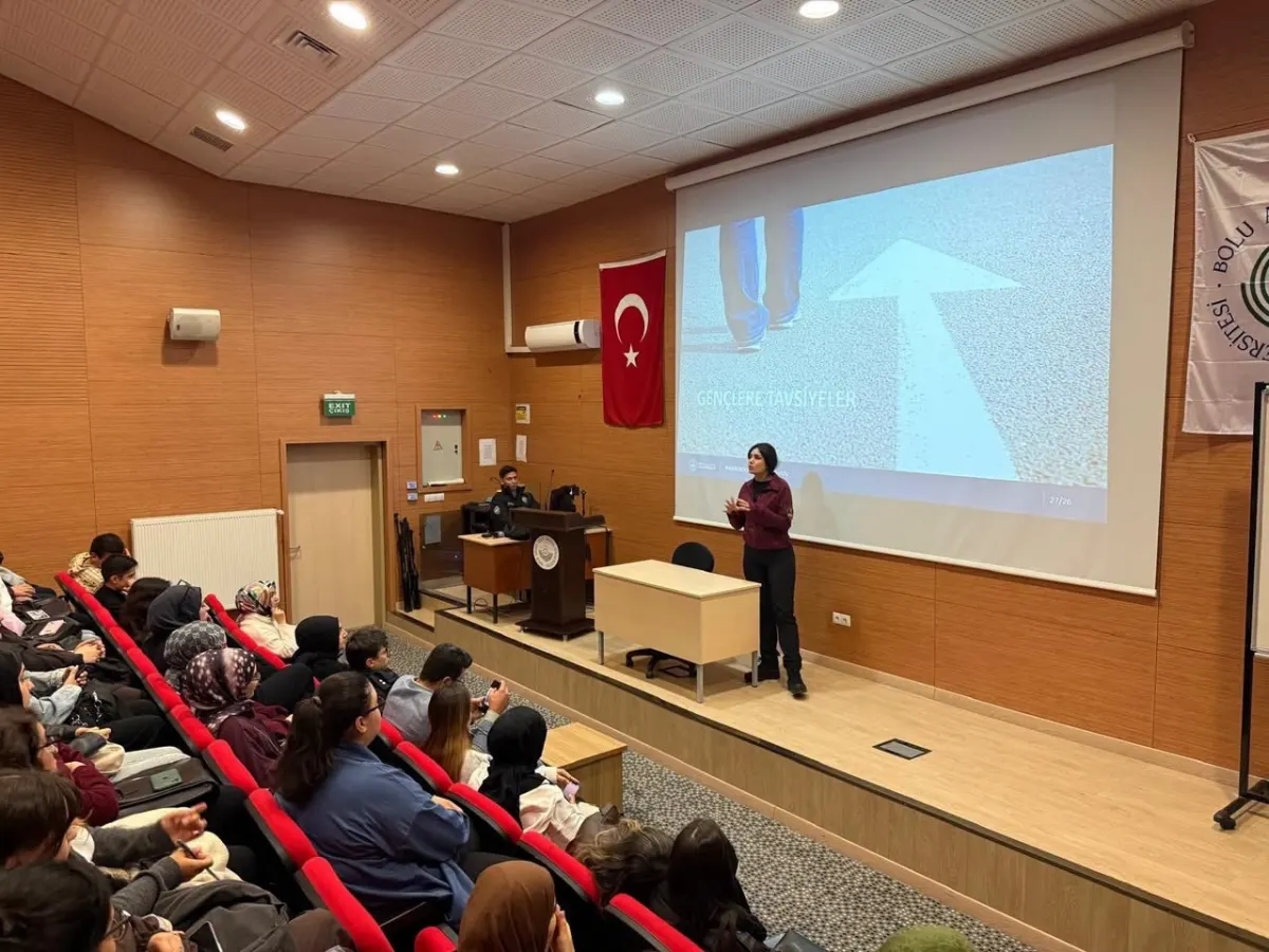 Bolu'da üniversite öğrencilerine madde bağımlılığıyla mücadele eğitimi 2