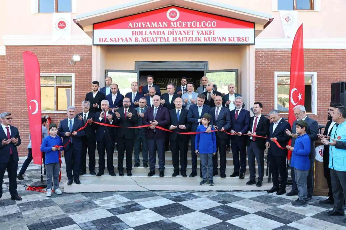 Adıyaman'da yapımı tamamlanan cami ve hafızlık kursu hizmete açıldı 1