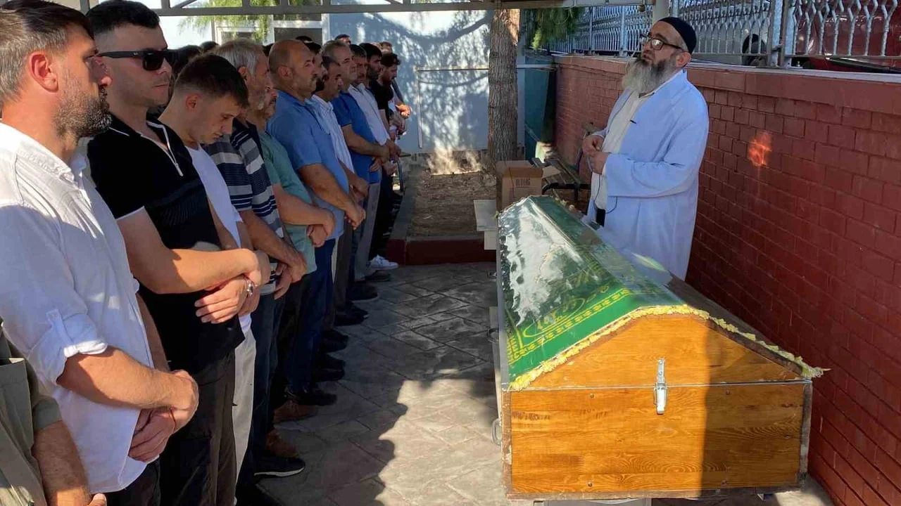 KOCAELİ'NİN BAŞİSKELE İLÇESİNDE 'AKRABASINA KÜFÜR EDİLDİĞİ' DUYUMU ÜZERİNE CİNAYET İŞLEYEN SANIĞA...
