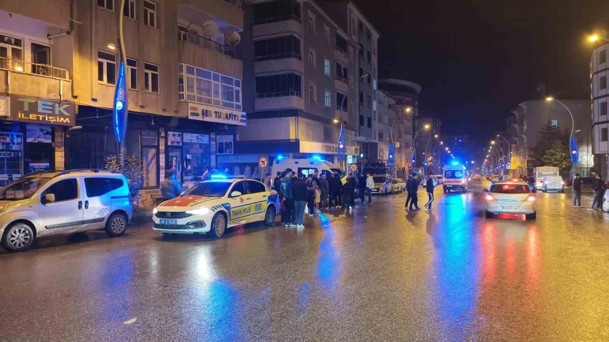Muş'ta otomobil ile motosiklet çarpıştı: 2 kişi yaralandı 2