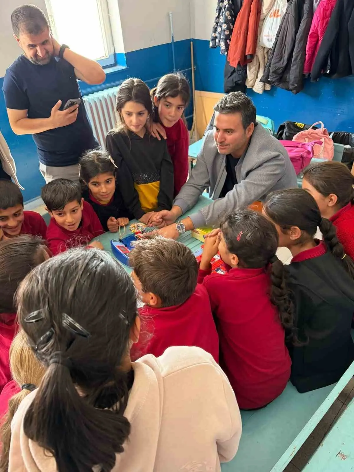 Van'ın sınır ilçesi Saray'da öğrencilere teknoloji ve bilim deneyimi 3