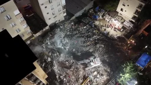 Maltepe'deki enkazda sismik arama çalışmaları başladı