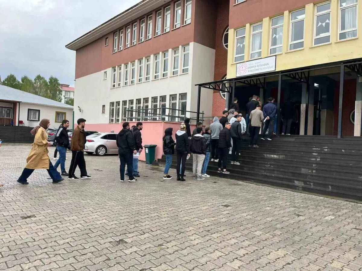 Bingöl'de adaylar KPSS ortaöğretim oturumunda ter döktü 3
