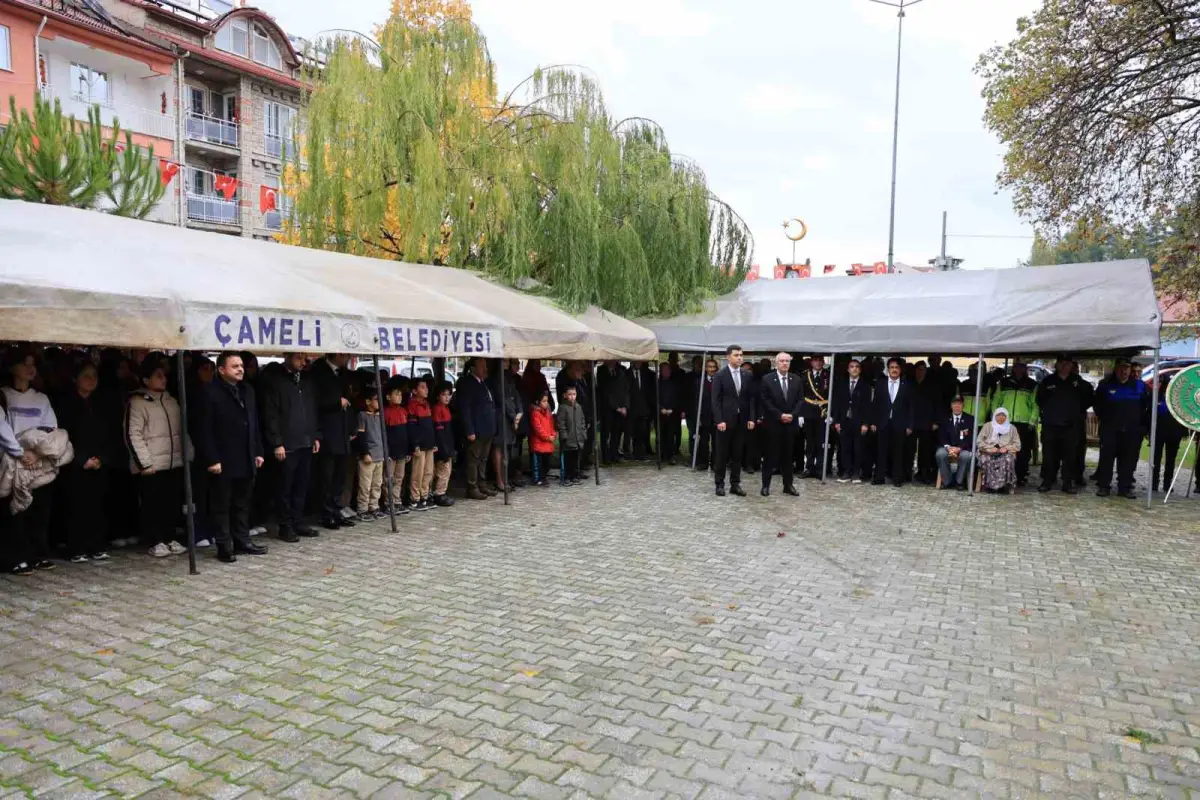 Çameli'de Cumhuriyet Bayramı kutlamaları çelenk sunma töreniyle başladı 2