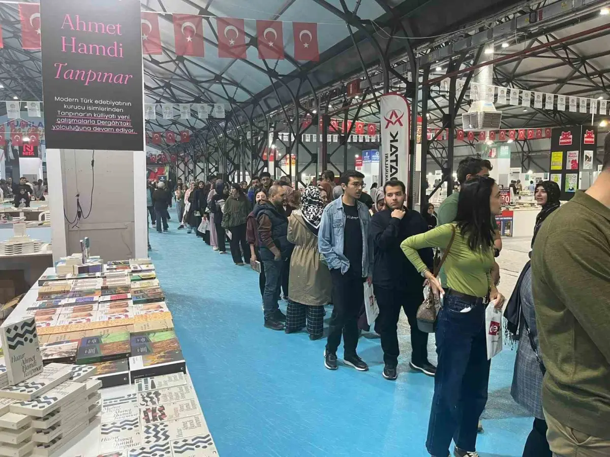 Malatya Kitap Fuarı'na yoğun katılım: Başkan Sami Er stantları gezdi 1
