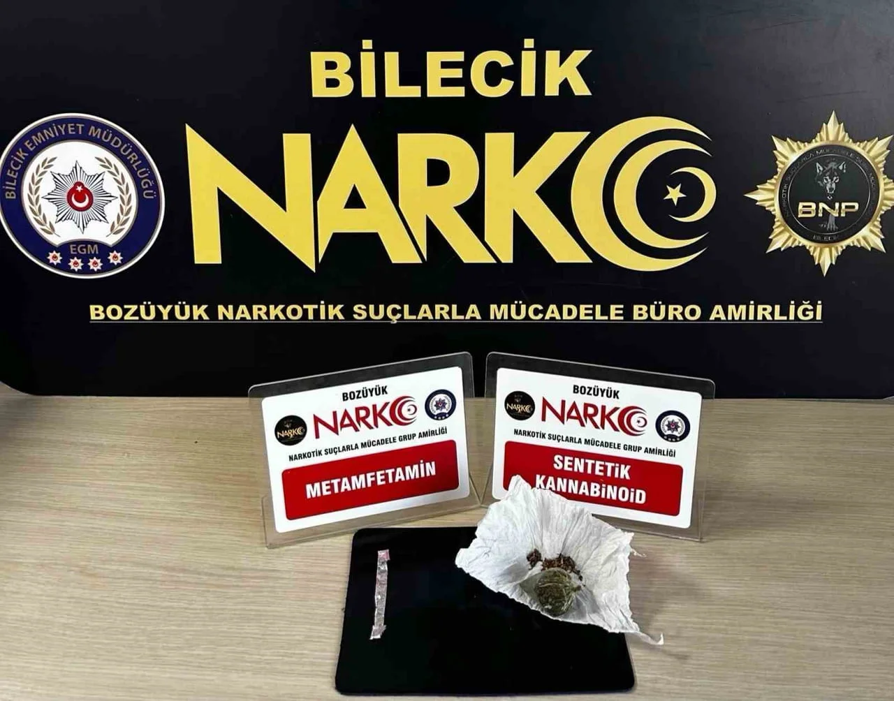 BİLECİK’TE ŞÜPHELİ ŞAHSIN ÜZERİNDE UYUŞTURUCU ÇIKTI