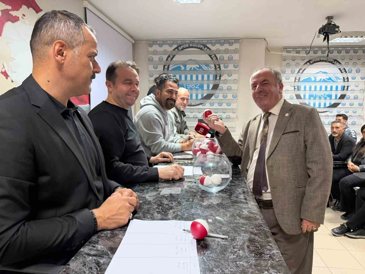 KAYSERİ U14 LİGİ 2026-2027 SEZONU FİKSTÜR ÇEKİMİ YAPILDI. SEZONDA 4 GRUPTA 36 TAKIM MÜCADELE...