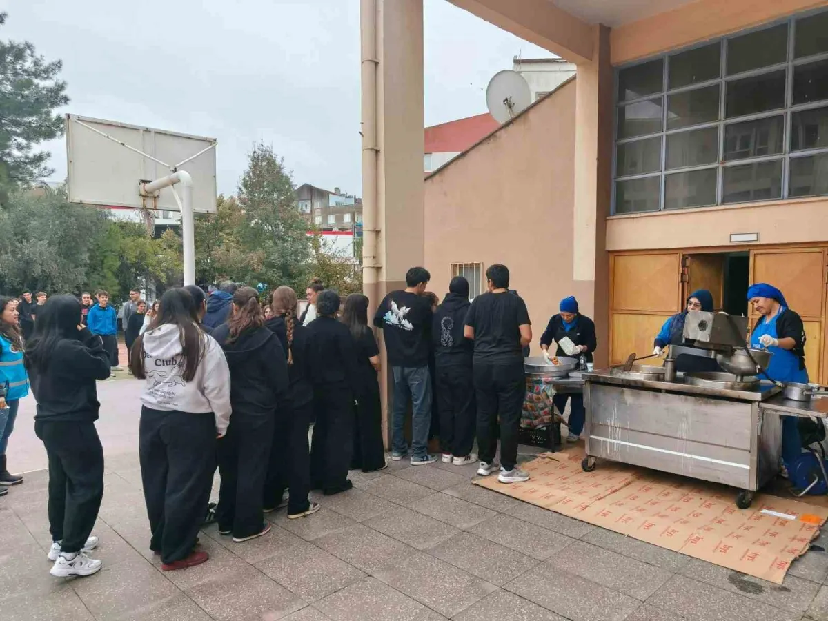 MHAL öğrencileri hayırsever Muharrem Hasbi Koray'ı kabri başında andı 3