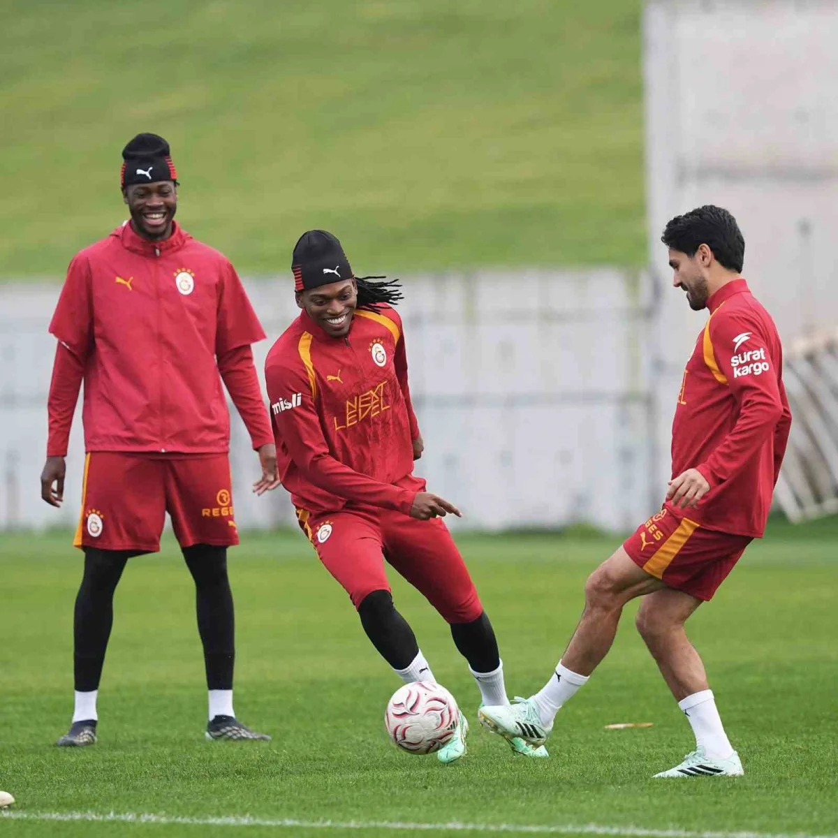 Galatasaray, Trendyol Süper Lig'deki Fenerbahçe derbisi için son taktik çalışmasını yaptı 1