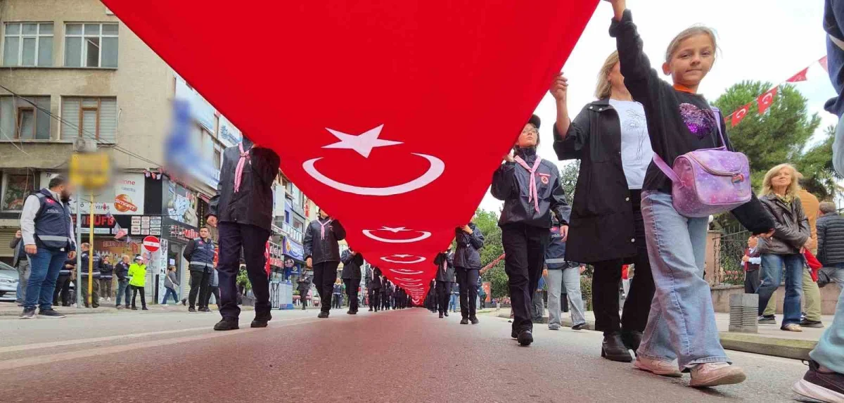 Samsun'da 1919 metrelik dev Türk bayrağıyla Cumhuriyet Yürüyüşü 3