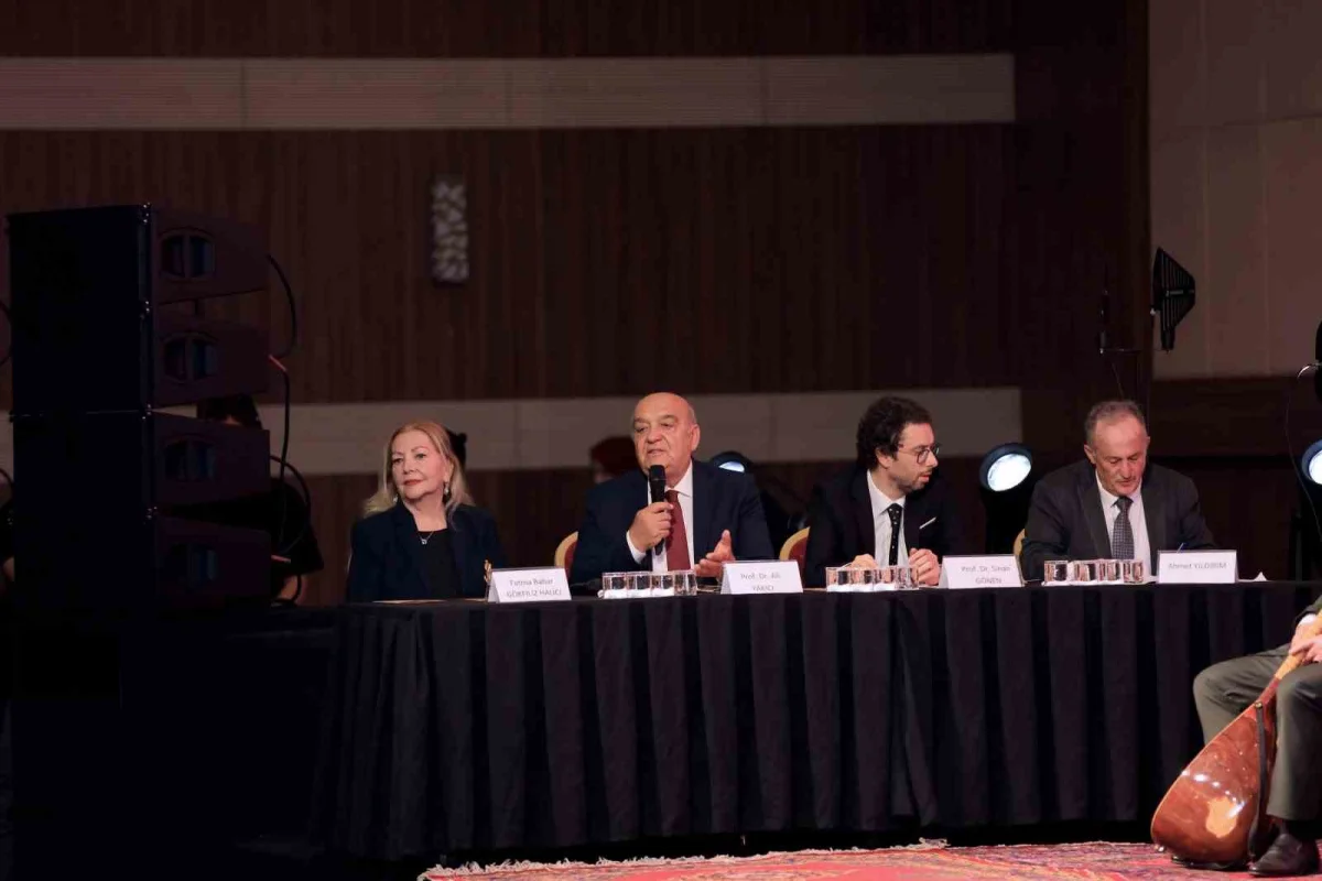 60. Konya Aşıklar Bayramı'nda 5 ülkeden 60 ozan buluştu 3