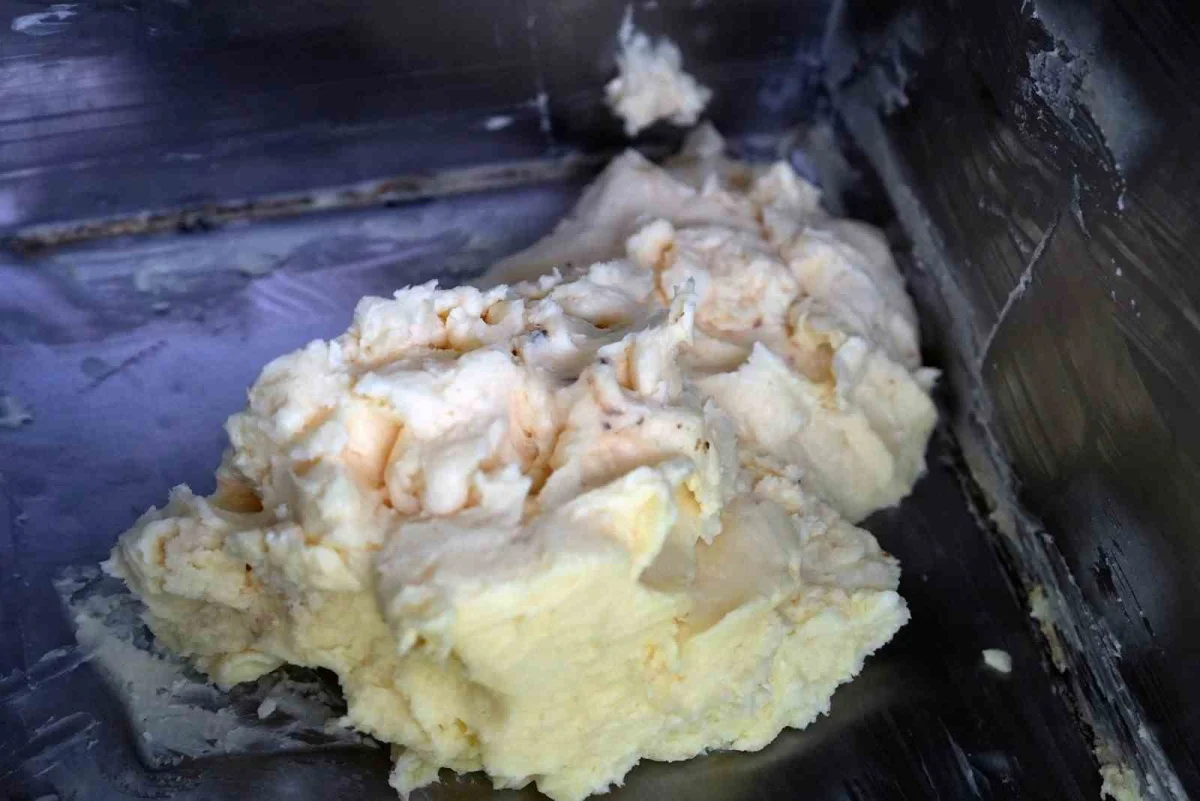 Maltepe'de hijyen şartlarına uymayan ruhsatsız börek imalathanesi mühürlendi 3