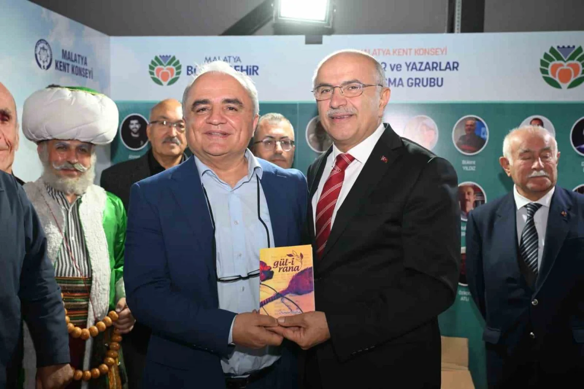 Malatya'da 300'ü aşkın yazarın katıldığı 12. Kitap Fuarı ziyaretçilerini ağırlıyor 1