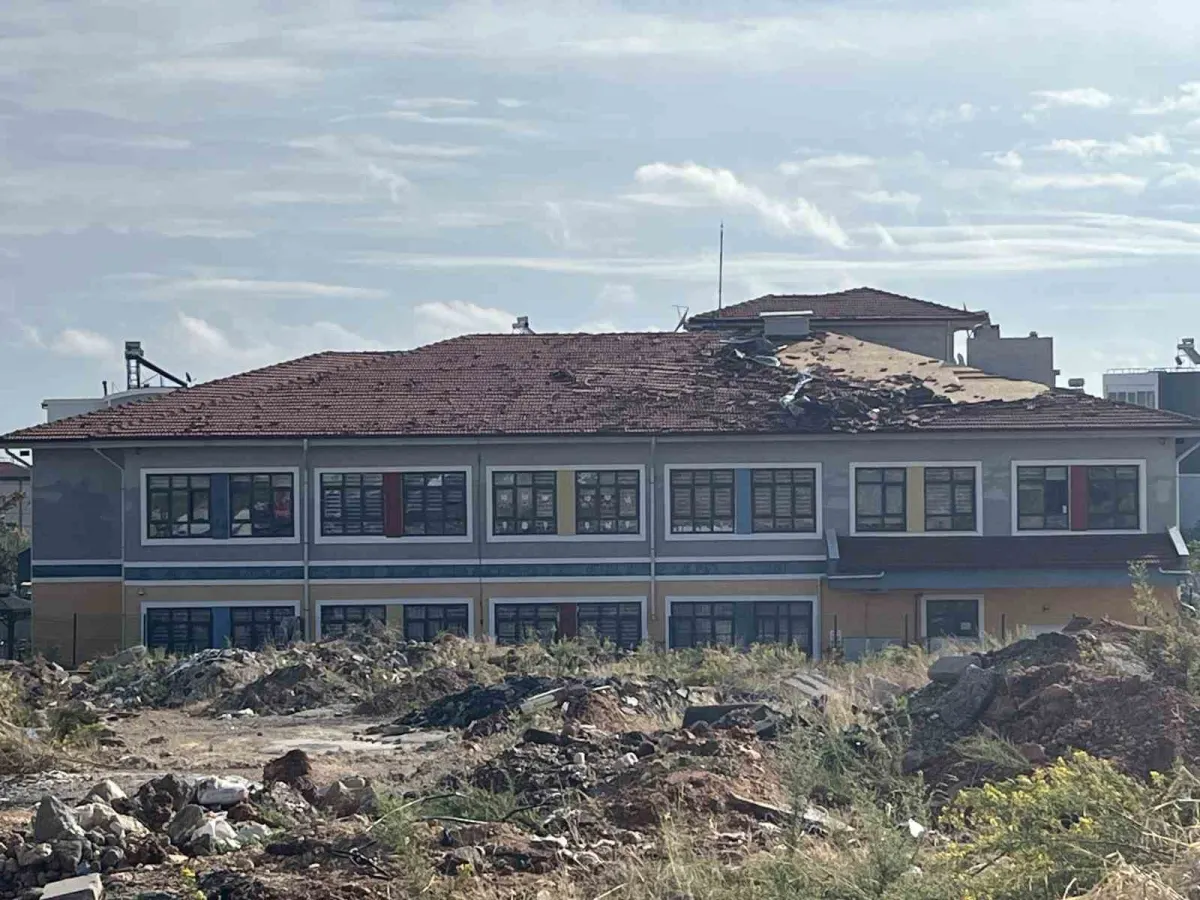Antalya'daki hortum faciasında 2 şüpheli adliyeye sevk ediliyor 4