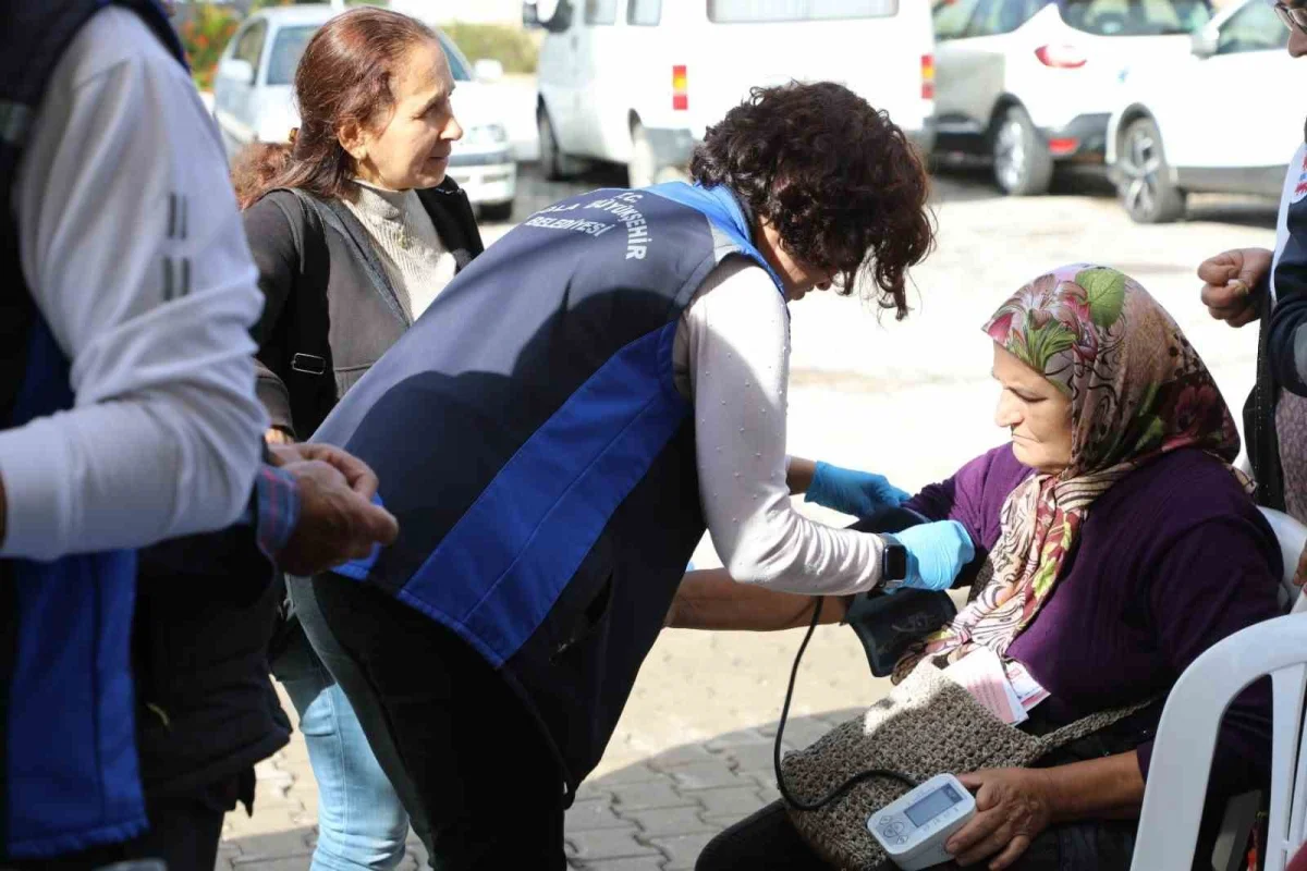 Muğla Büyükşehir Belediyesi'nden Hisarönü'nde erken teşhis ve meme kanseri eğitimi 4