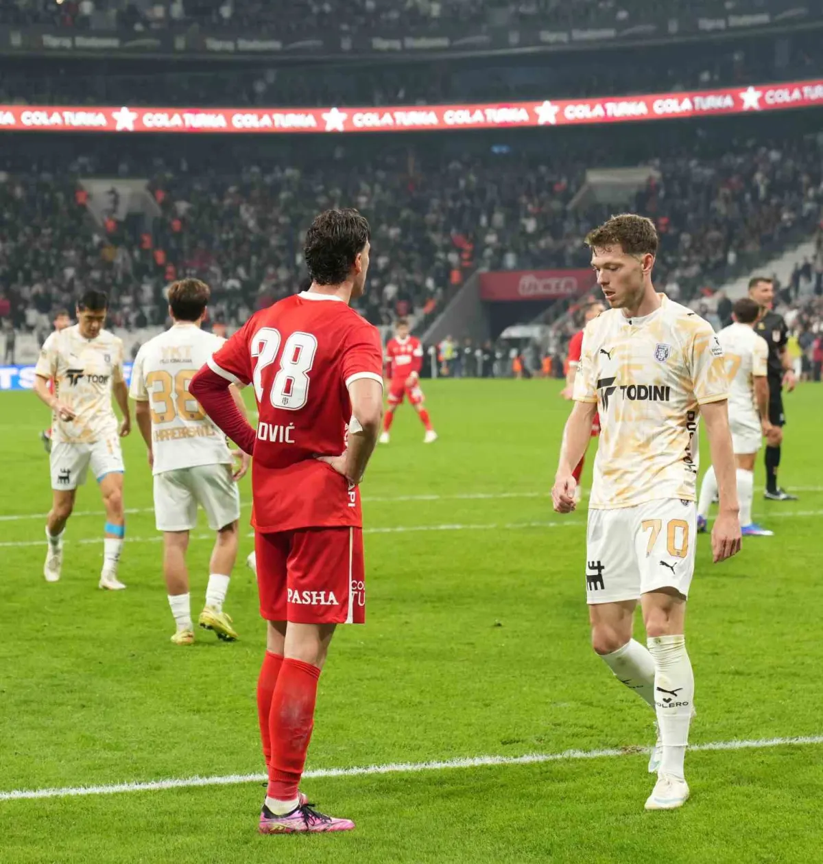 Beşiktaş evinde Başakşehir'i iki golle mağlup etti 3