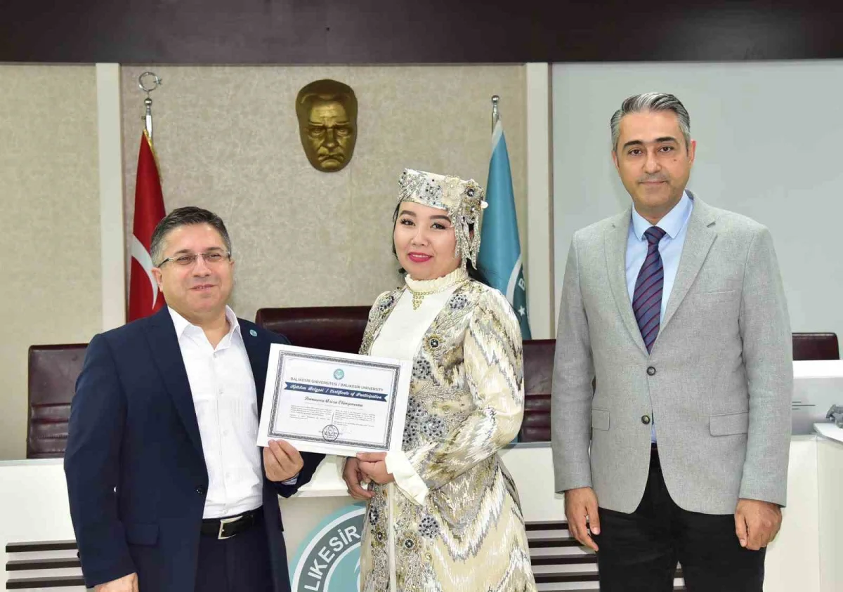 Özbekistanlı 9 akademisyen Balıkesir Üniversitesindeki programı tamamladı 3