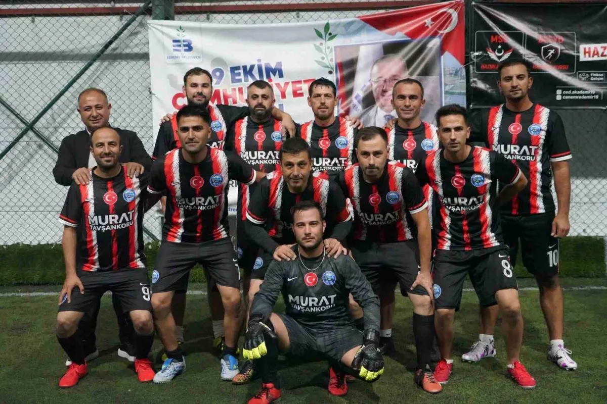 Edremit'te Cumhuriyet Kupası'nı üst üste ikinci kez 9 Eylül FK kazandı 4