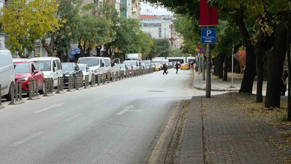 Eskişehir'de inşaat çalışması trafiği kilitledi 3