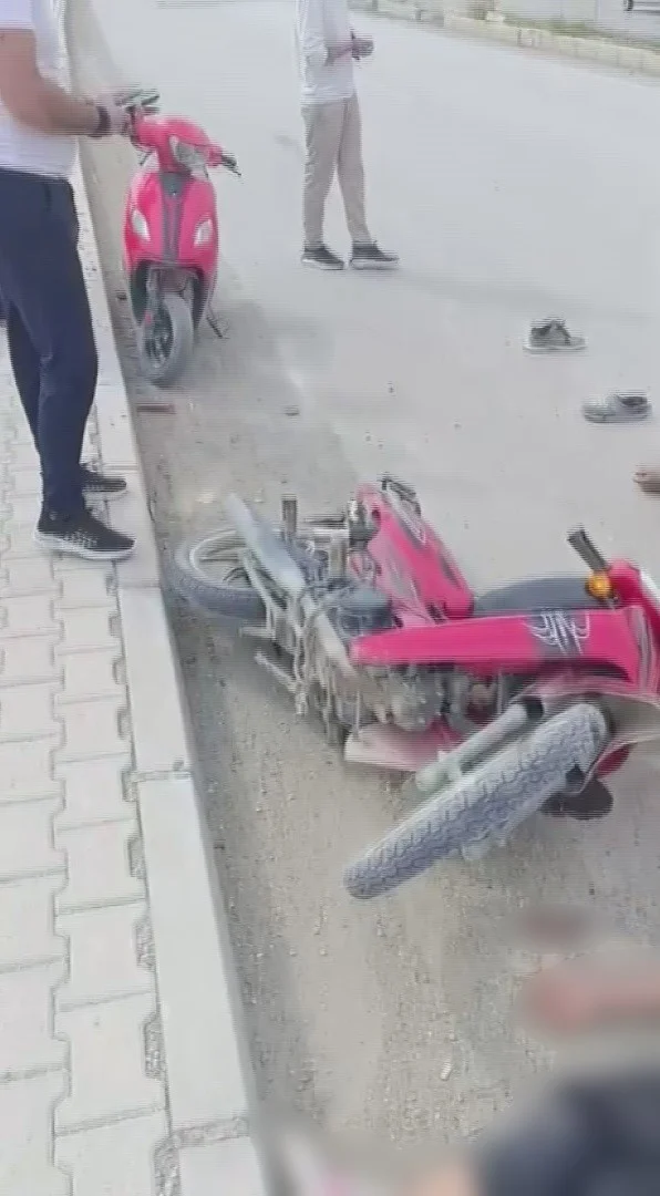 Hatay'da motosiklet tıra çarptı: 16 yaşındaki sürücü hayatını kaybetti 4