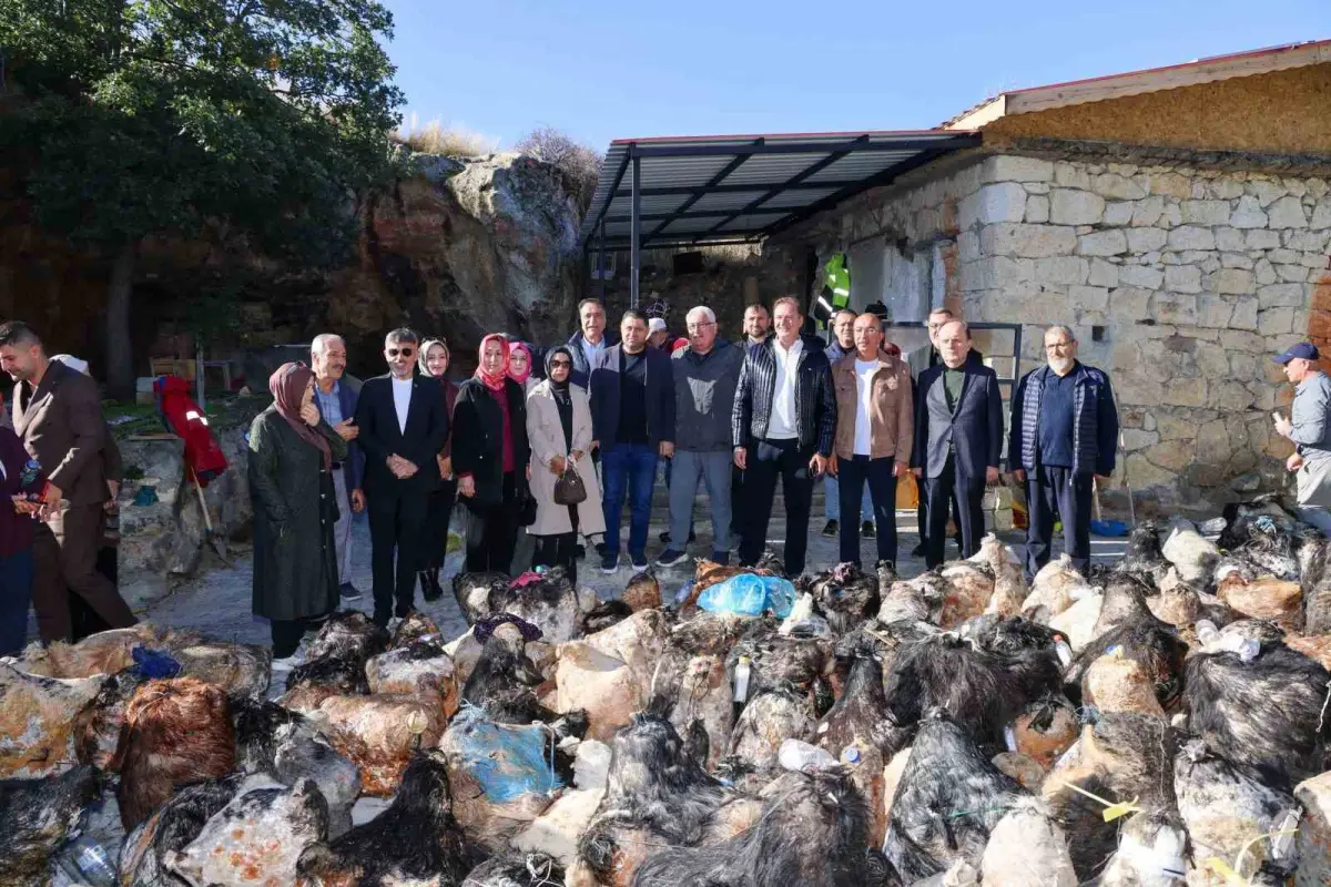 Meram'da asırlık gelenek: 10 ton tulum peyniri dualarla mağaralardan çıkarıldı 4