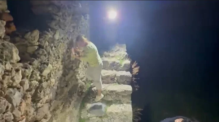 Alanya Kalesi surlarında mahsur kalan 3 Rus vatandaşı kurtarıldı 3