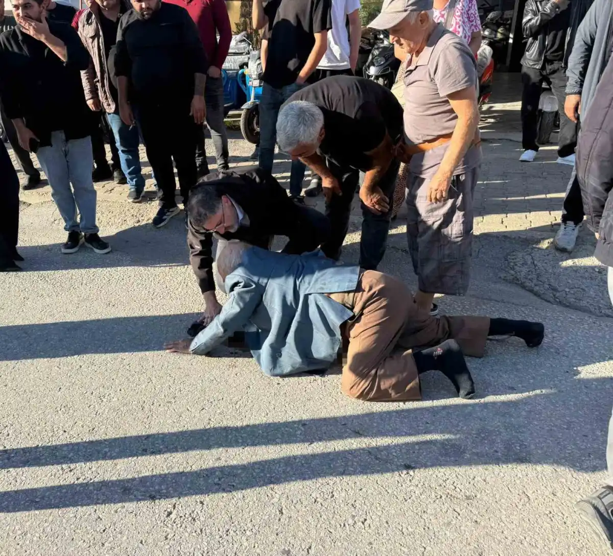 Serik'te yaya geçidinde otomobilin çarptığı kişi hayatını kaybetti 5