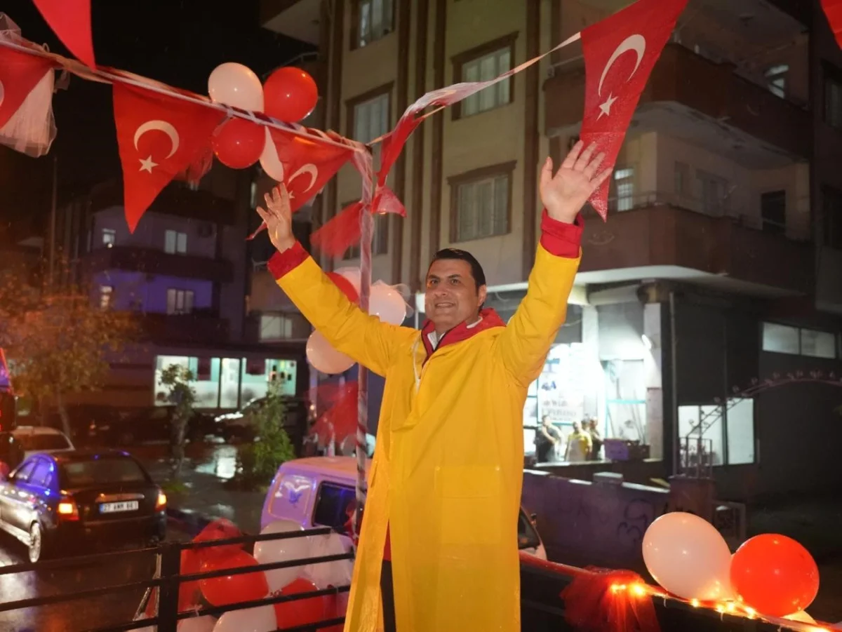 Şehitkamil'de sağanak yağış altında 103 araçlık Cumhuriyet korteji 3