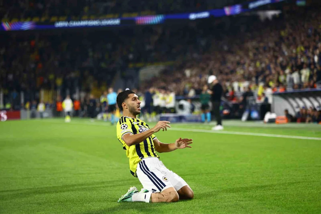 FENERBAHÇE’DE OĞUZ AYDIN, SLAVİA PRAG’A KARŞI KAYDETTİĞİ GOLLE ŞAMPİYONLAR LİGİ’NDE İLK KEZ GOL...