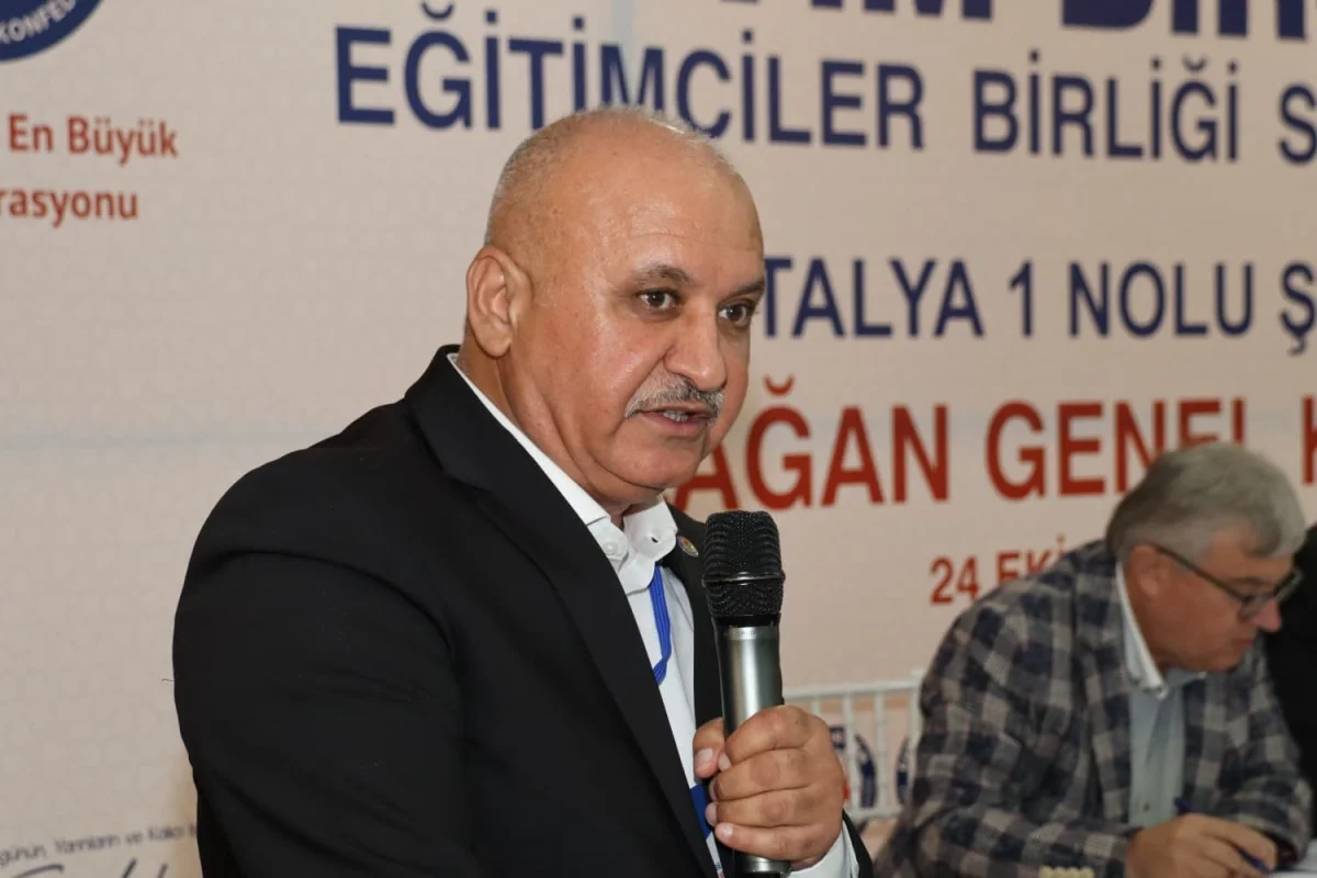 Eğitim-Bir-Sen Antalya Şubesi genel kurulunda Eyüp Bülent Miran güven tazeledi 1