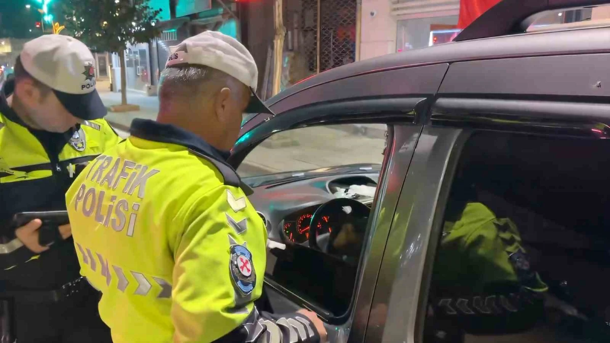 Çorum'un Alaca ilçesinde trafik denetimi: 49 sürücüye ceza kesildi 2
