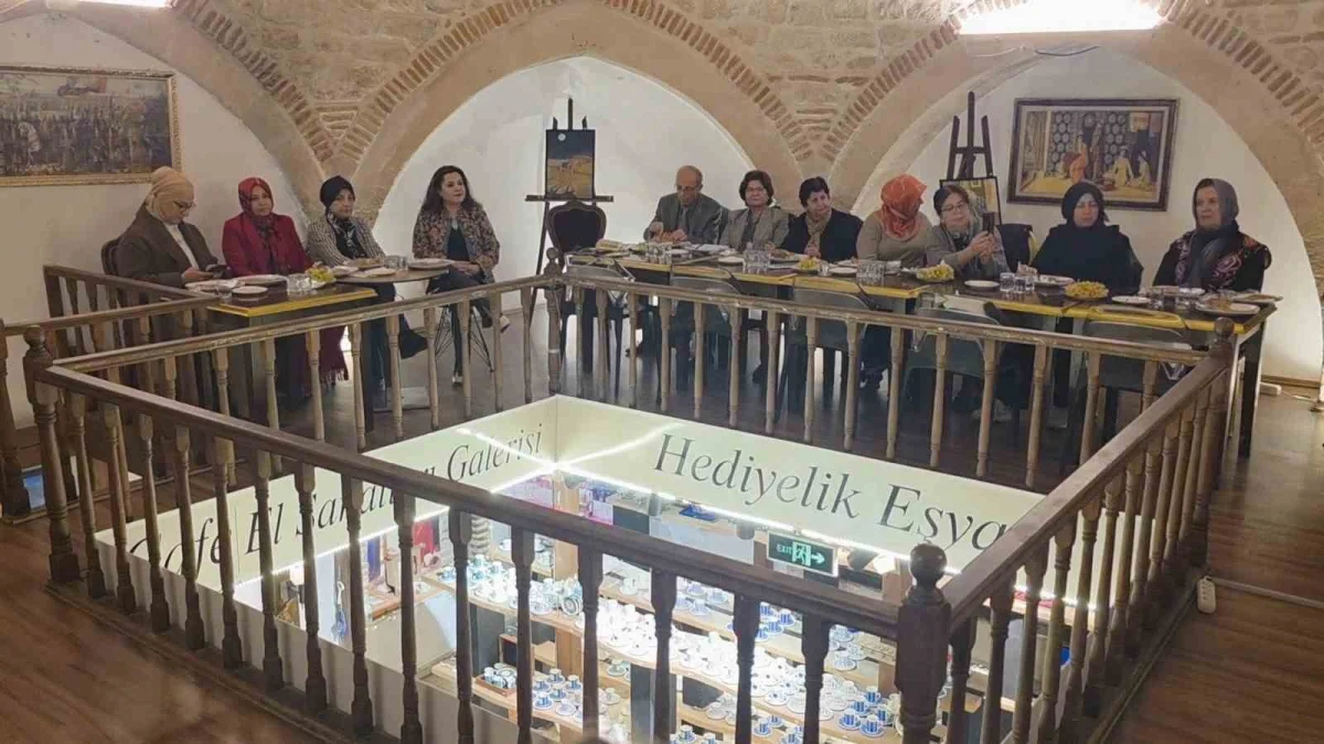 Kütahya'daki 600 yıllık tarihi hamam sanatçıların buluşma noktası oldu 5