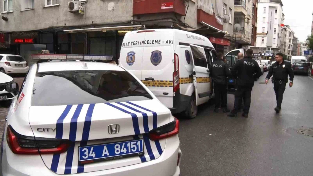 Zeytinburnu'nda haraç dehşeti: Vurulan esnaf saldırganı kovalayıp vurdu 1