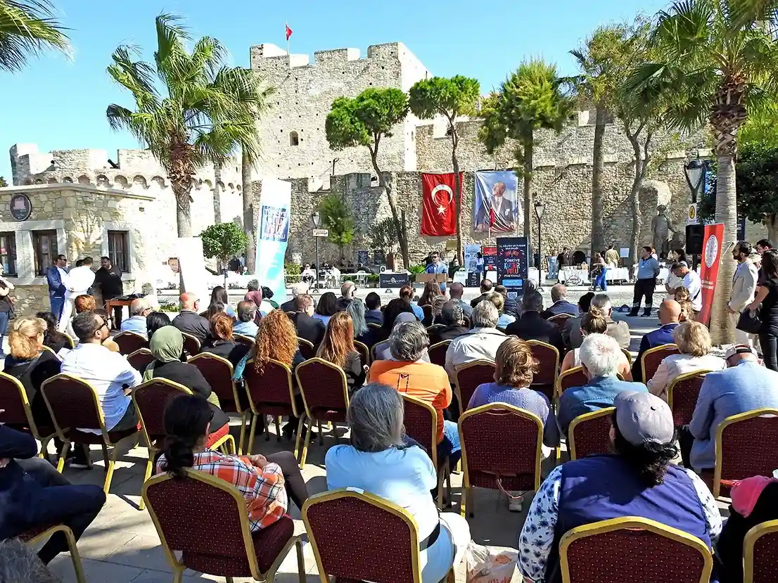 Çeşme Kültür Yolu Festivali kapılarını açtı: Tarih, sanat ve gastronomi bir arada 1