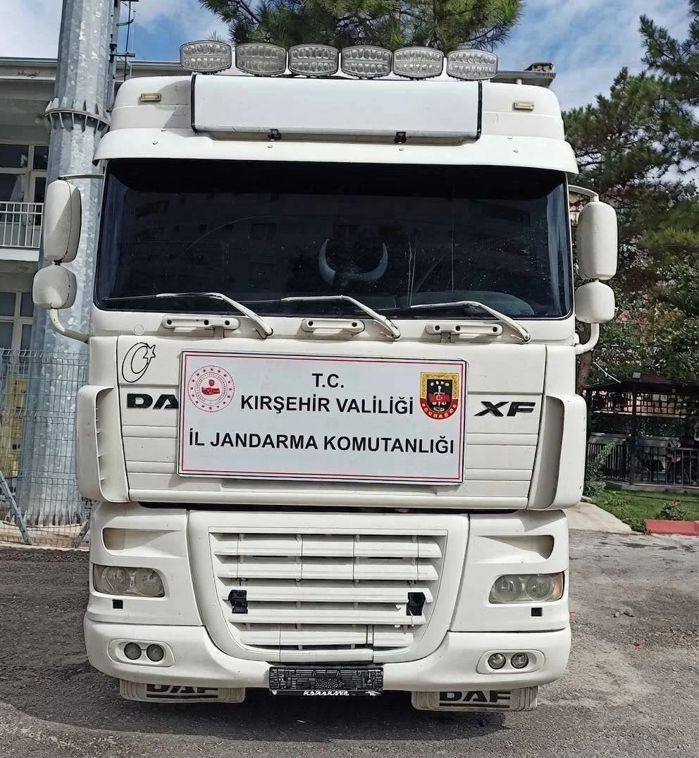 KIRŞEHİR’DE, BİR TIRIN ŞASESİNİN KESİLEREK BAŞKA BİR ARACA AİT ŞASEYLE DEĞİŞTİRİLDİĞİ TESPİT...
