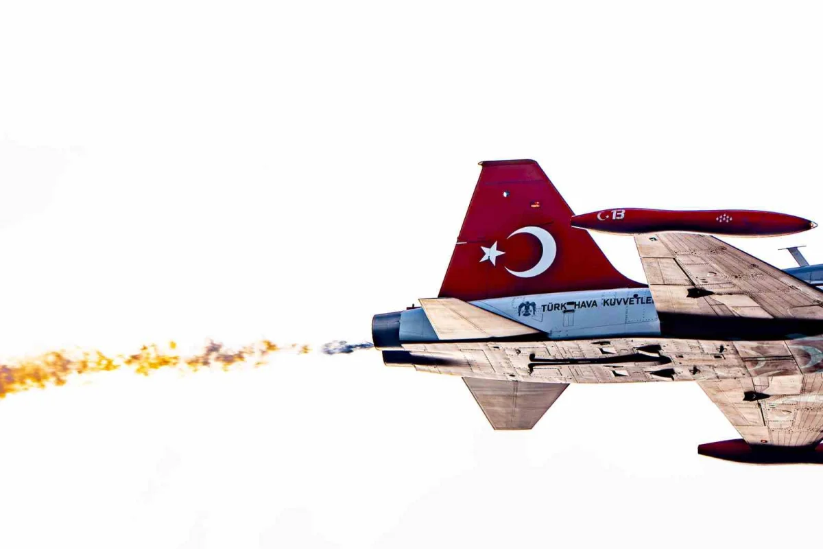 Türk Yıldızları Fethiye semalarında nefes kesti 3